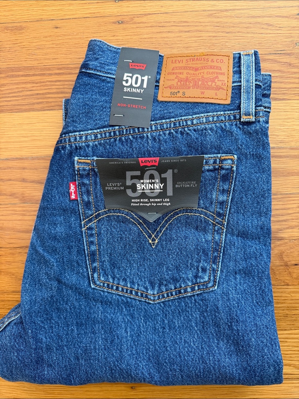 NWT Levi’s 501 High-Rise, Skinny Leg Women's Jeans - Picture 3 of 3